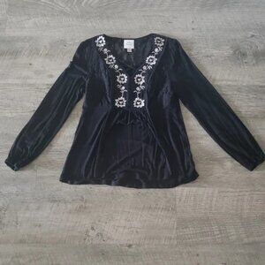 Knox Rose Black and Cream Floral Lace Long Sleeve Blouse.